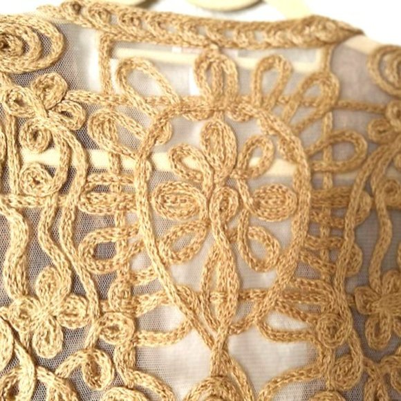 WOMEN'S CHICO'S EMBROIDERED LONG SWETER CARDIGAN JACKET. SIZE 0 - Picture 5 of 6